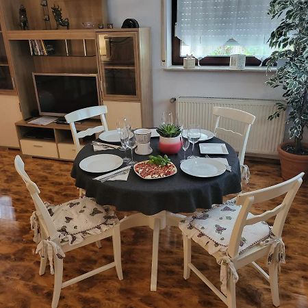 Ferienwohnung Fuer 4 Personen Mit Schnellem Wlan, Glasfaser, Tv Paket Beilstein  Kültér fotó